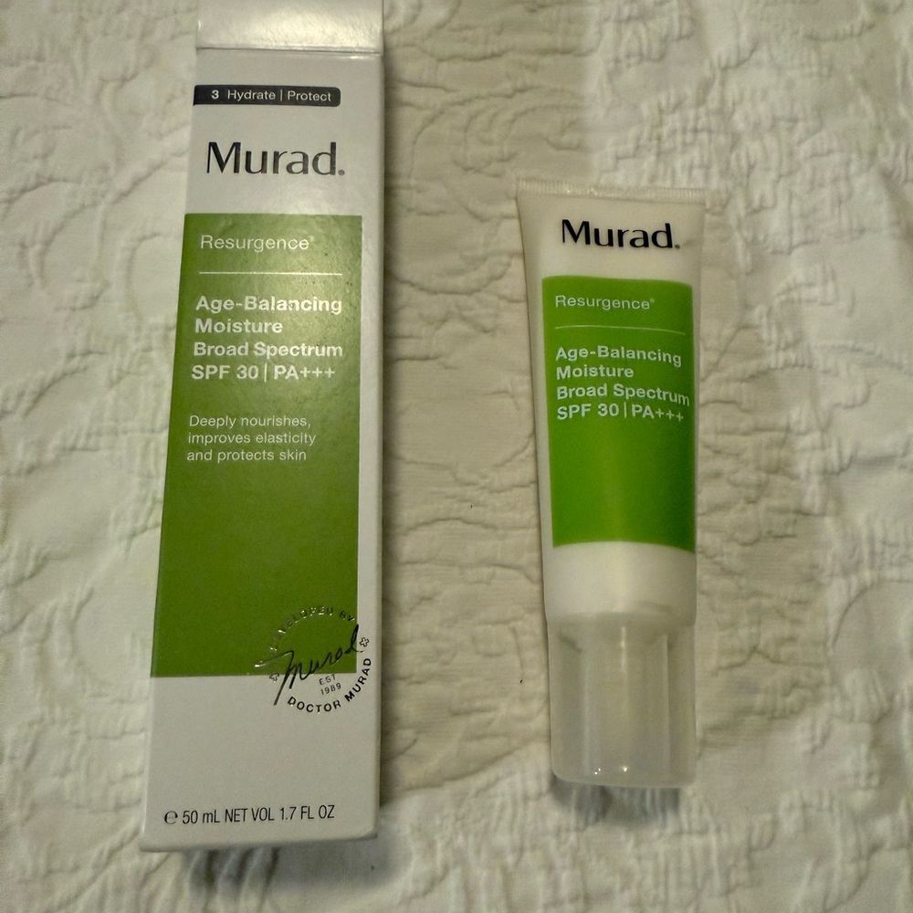 Murad Green and White Skincare Moisturizer